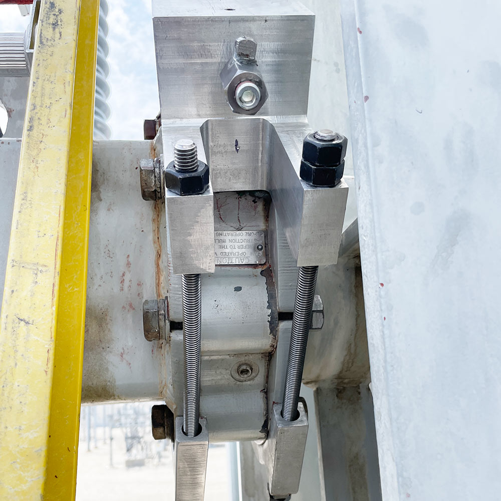radiator isolation valve flange clamp